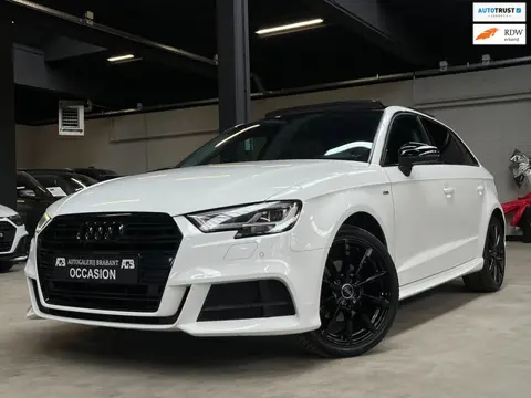 Audi A3 SPORTBACK 35 TFSI Design Luxe Pano/Virtual/Carplay/Automaat