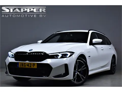 BMW 3 Serie Touring 330e 292pk LCI M-Sport Eig. Dealer OH Virtual/Carplay/Head-Up/Led/Alcantara/Leer