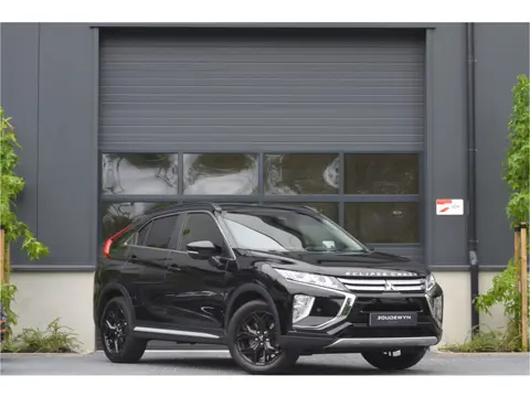 Mitsubishi Eclipse Cross 1.5 DI-T First Edition NAP | Head up display | Trekhaak