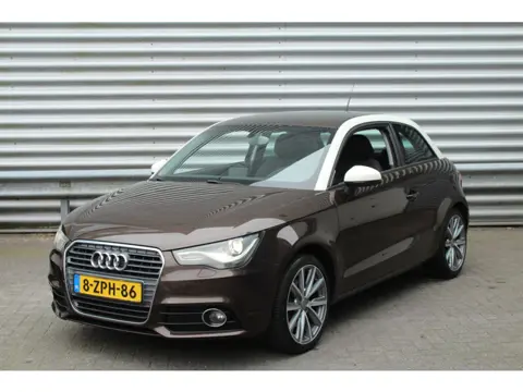 Audi A1 1.4 TFSI 122pk S edition Trekhaak Navi Stoelverwarming Clima