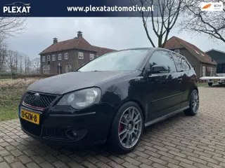 Volkswagen Polo 1.8 GTI | Panorama | Stoelverwarming | Multimedia | 17 Inch | Cruise Control | PDC |