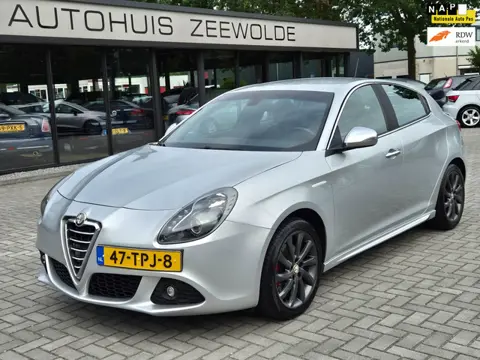 Alfa Romeo Giulietta 1.4 T Distinctive AUTOMAAT NAP!