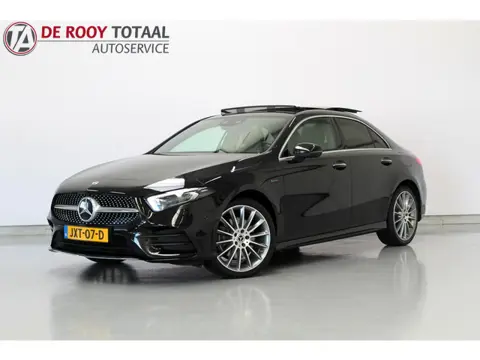 Mercedes-Benz A-Klasse 250 e Premium Plus AMG-Line | RIJKLAAR | PANORAMADAK | 360GR CAMERA | LEER/AL