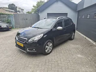 Peugeot 2008 1.2 PureTech Allure,Climate control,Automaat,Navi,Parkeersensoren,Panoramadak,Cruise co