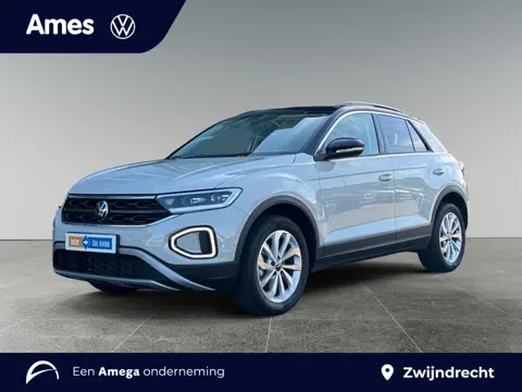Volkswagen T-Roc 1.0 115pk TSI Life Edition Achteruitrijcamera 'Rear View' | 	Parkeerassistent (Park