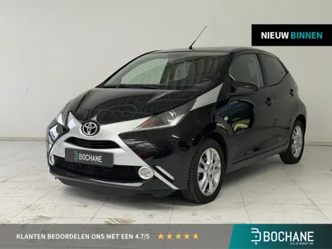 Toyota Aygo 1.0 VVT-i x-joy | Navigatie | Camera | Lichtmetalen Velgen 15" | Climate Control |