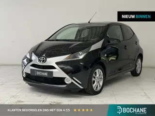 Toyota Aygo 1.0 VVT-i x-joy | Navigatie | Camera | Lichtmetalen Velgen 15" | Climate Control |