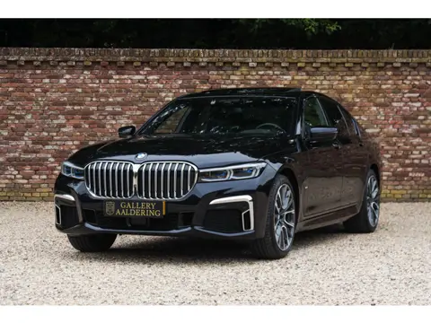 BMW 745e High Executive "Luxury must arouse emotions" Finished in the elegant combination of Azurits