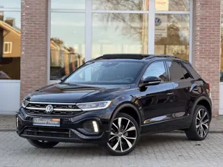 Volkswagen T-Roc 1.5 TSI R-Line | Trekhaak | Pano | 19" | Stuurverwarming