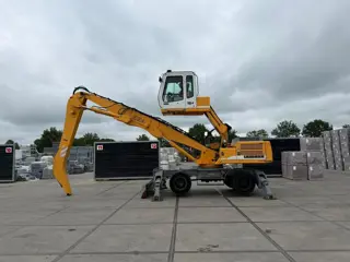 Liebherr A 924 B ( 3180 hours ) MB6182