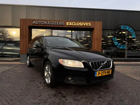 Volvo V70 3.2 Momentum youngtimer Leer Navi Memory