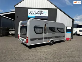 HOBBY La Vita 495 UL ’10 (Mover, Enkele Bedden)