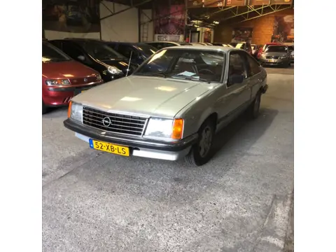 Opel Monza 2.8H Automaat Perfect rijdende en in nette originele staat verkerende oldtimer met een Ap