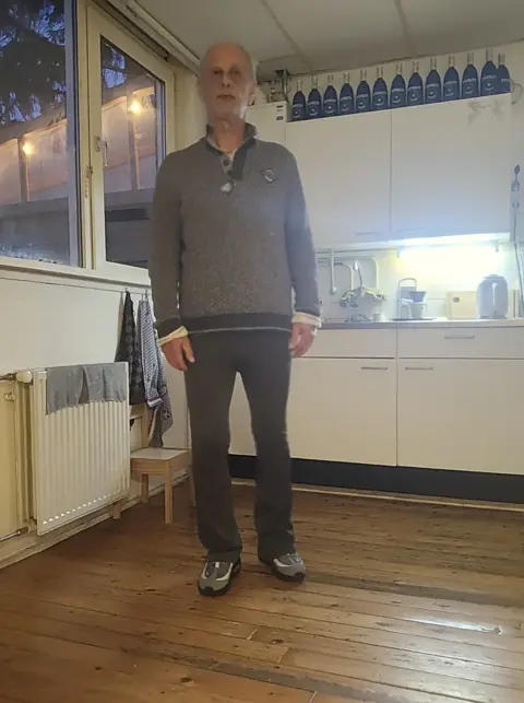 Volle oudere vrouw Watergr.meer voor spel