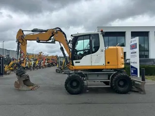 Liebherr A910 Compact | Powertilt (bj 2014)