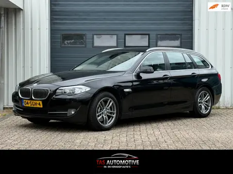 BMW 5-serie Touring 523i Executive NAVI / LEER / CRUISE