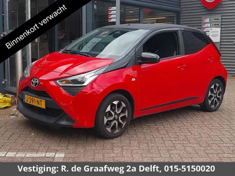 Toyota Aygo 1.0 VVT-i X-Cite Bi-Tone Automaat | Apple Carplay & AndroidAUTO | Lichtmetalen velgen | 