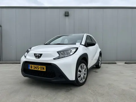 Toyota Aygo X 1.0 VVT-i MT Play | CarPlay | Achteruitrijcamera | Cruise control adaptief | Airco |