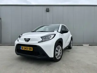 Toyota Aygo X 1.0 VVT-i MT Play | CarPlay | Achteruitrijcamera | Cruise control adaptief | Airco |