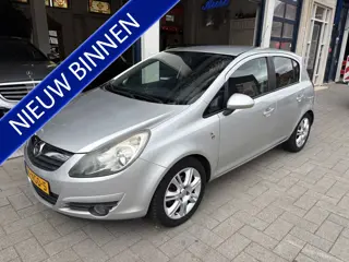 Opel Corsa 1.2-16V '111' Edition AUTOMAAT/AIRCO/CRUISE/NW APK 08-2027