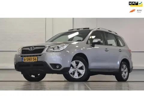 Subaru Forester 2.0 Luxury Plus Automaat 1e Eigenaar 100% Onderhouden Trekhaak Camera Panoramadak