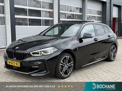 BMW 1-serie 118i Business Edition Plus | M Sport | Panoramadak | Lichtmetalen velgen 18"