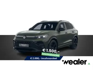 Volkswagen Tiguan R-Line Edition 1.5 eHybrid 150 kW / 204 PK DSG | Black Style | Panoramadak | Trekh