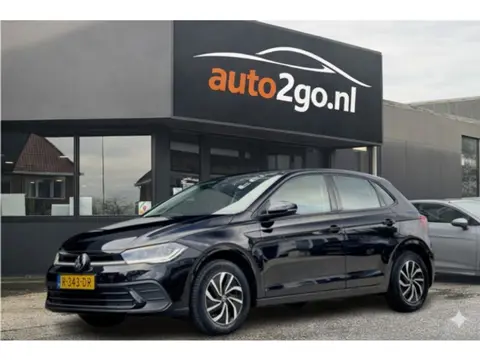 Volkswagen Polo 1.0 TSI BLACK-LINE NAVI CAMERA DIGI-DASH APPLE-CARPLAY IQ-LIGHT LED LMV PDC NIEUWSTE