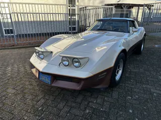 Chevrolet Corvette C3 5.7L (350 ci) V8 (bj 1981, automaat)