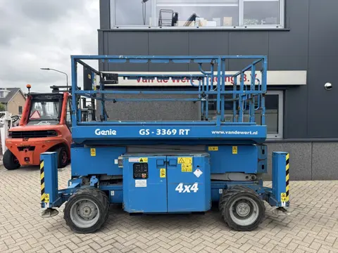 Genie GS 3369 RT  Hoogwerker / Arbeitsbuhne 12mtr werkhoogte 4x4 Kubota DIESEL 2014