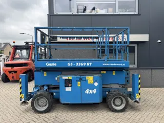 Genie GS 3369 RT  Hoogwerker / Arbeitsbuhne 12mtr werkhoogte 4x4 Kubota DIESEL 2014