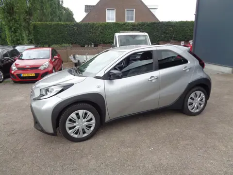 Toyota Aygo X 1.0 VVT-i MT Play Airco, Camera, Carplay/ android auto, Radio scherm !