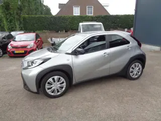 Toyota Aygo X 1.0 VVT-i MT Play Airco, Camera, Carplay/ android auto