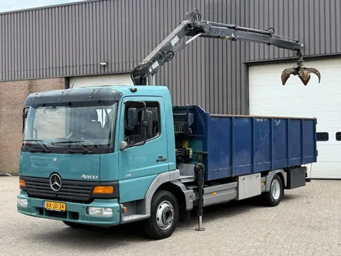 Mercedes-Benz Atego 818 970.22 / Hiab kraan / Polyp knijper / Manual / Only 361.589 km / NL Truck HT
