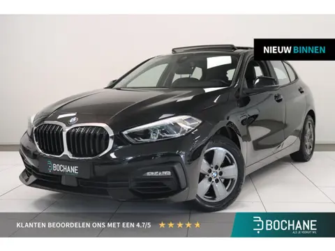 BMW 1-serie 118i High Executive Edition | Panoramadak | Camera | AppleCarplay AndroidAuto | Leder | 