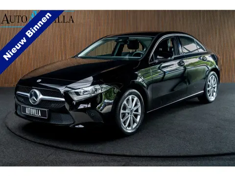 Mercedes-Benz A-Klasse 250 e Business Line Leer Navi Carplay PTS Elektr. trekhaak Stoelverwarming Da