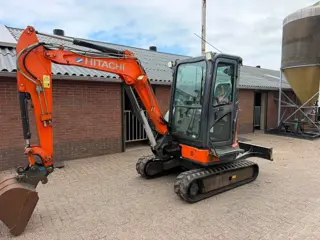 Hitachi ZX 33U-5A (bj 2014)