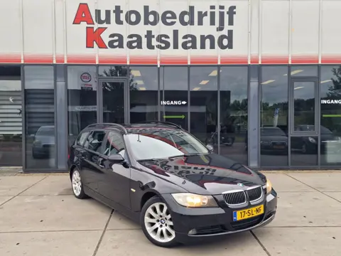 BMW 3-serie Touring 320i High Executive - LOOPT NIET 100% -