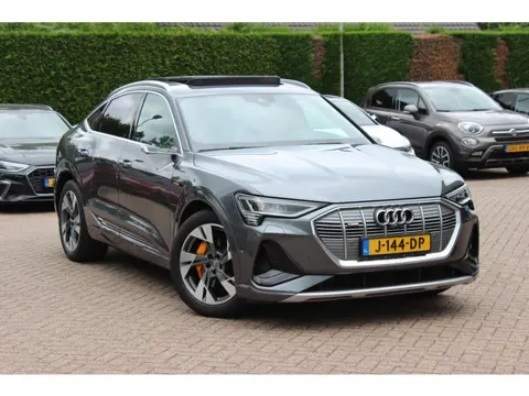 Audi e-tron Sportback 55 quattro S edition 95 kWh / Trekhaak / Panoramadak / 360Camera / RS Seats / 