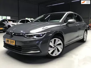 Volkswagen GOLF 1.5 eTSI R-Line I Massage I Dode Hoek I Carplay I Clima I Cruise I Led I ACC I Ambia