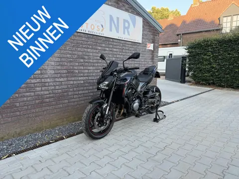 Kawasaki Z900 Nieuwstaat, Leo Vince uitlaat