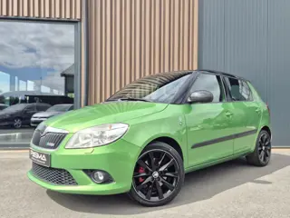 Skoda Fabia 1.4 TSI RS Automaat | Xenon | Cruise | Clima | Stoelver. | 17"