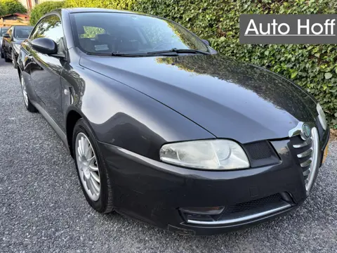 Alfa Romeo GT 2.0 JTS Distinctive | Leer | BOSE | Autom. Airco | Cruise Control | Sportstoelen | LMV