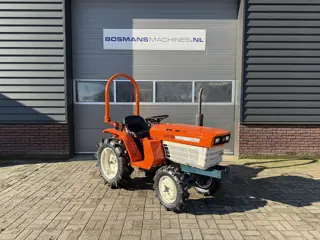 Kubota B1500 4WD minitractor met rolbeugel NIEUWSTAAT