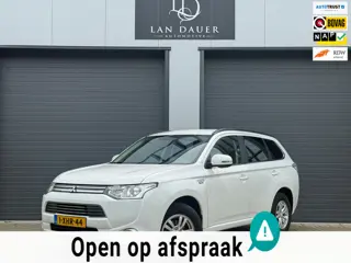 Mitsubishi Outlander 2.0 PHEV Business Edition / CAMERA NAVI