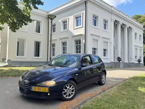 Alfa Romeo 147 1.6 T-SPARK, MOOI BEIGE LEDER ! (bj 2006)