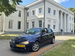 Alfa Romeo 147 1.6 T-SPARK, MOOI BEIGE LEDER ! (bj 2006)