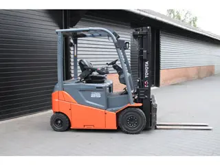 Toyota 8FBMKT25 heftruck elektrische triplex sidesift lepelversteling