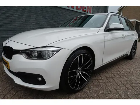 BMW 3 Serie Touring 320i Corporate Lease Executive Bij ons bedrijf in onderhoud geweest