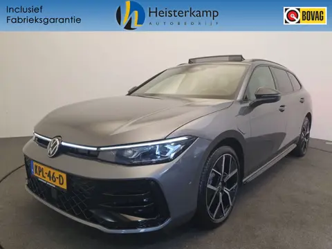 Volkswagen Passat Variant 1.5 eHybrid 272pk DSG/AUT R-Line Panoramadak, Wegklapbare Trekhaak, 360 Ca